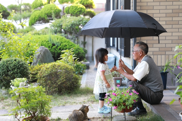 おじいちゃんと子供 おじいちゃんと子供